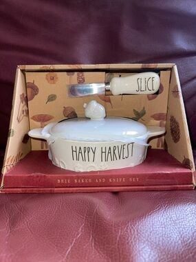 NIB Rae Dunn White "Happy Harvest" Brie Baker & Slice Knife Set